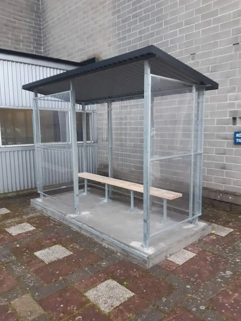 Rökruta i galvaniserat stål utomhus